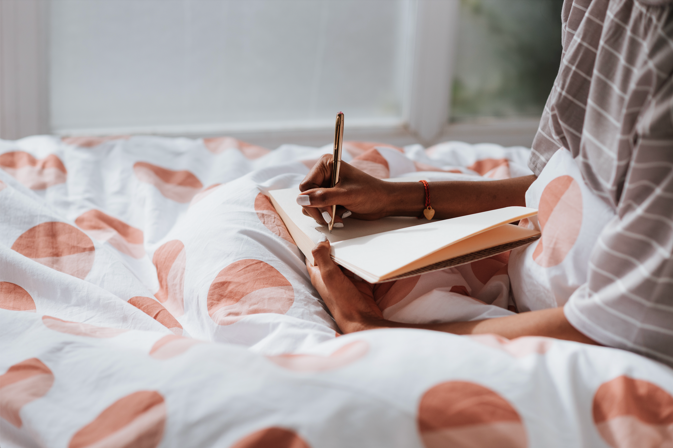 5 Daily Journaling Prompts for Self-Discovery and Growth