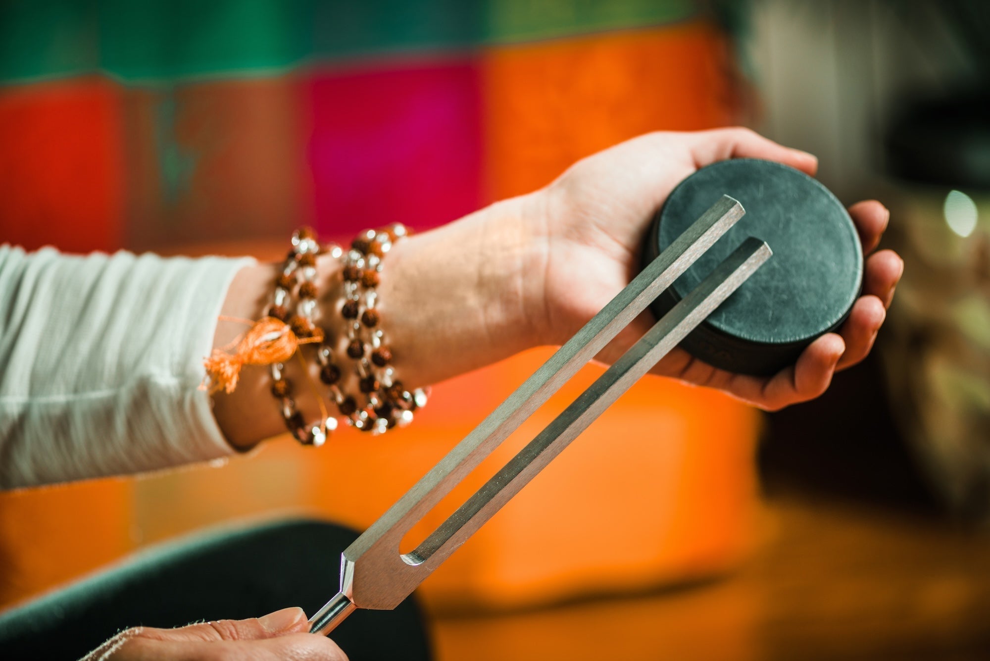 Tuning Fork: A Complete Guide to Sound Healing, Uses, and Meditation