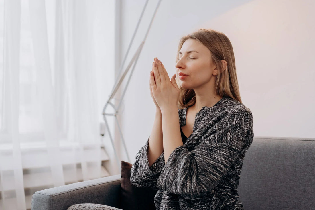 Essential Oils and Compatible Stones to Assist in Developing Intuition