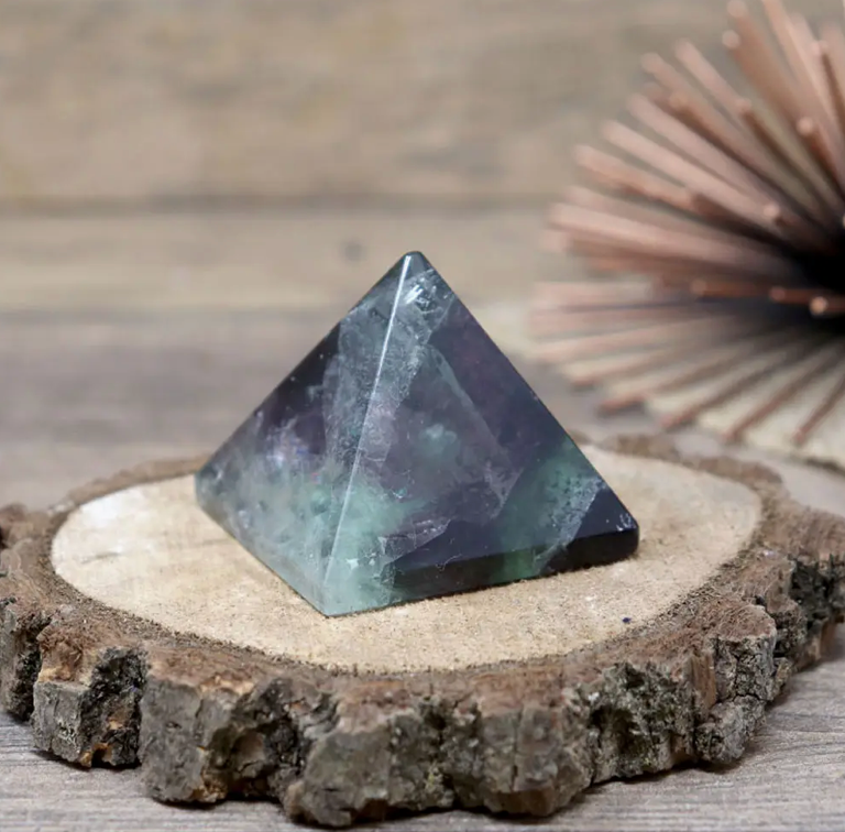 FLUORITE PYRAMID | FLUORITE CRYSTALS | CRYSTAL PYRAMIDS - Joy - Journey of You